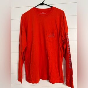Vineyard Vines Men's Orange and Blue T-shirt. Size medium
